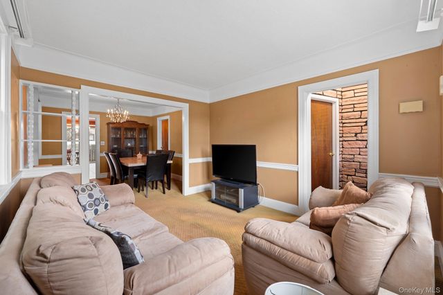 1318 Scimitar Avenue, Elmont, NY 11003