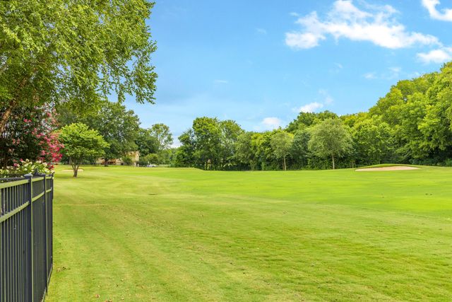 8233 Double Eagle Court, Ooltewah, TN 37363