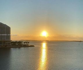 801 Brickell Bay Dr 669, Miami, FL 33131