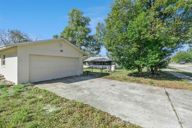 111 AMIGOS ROAD, Debary, FL 32713