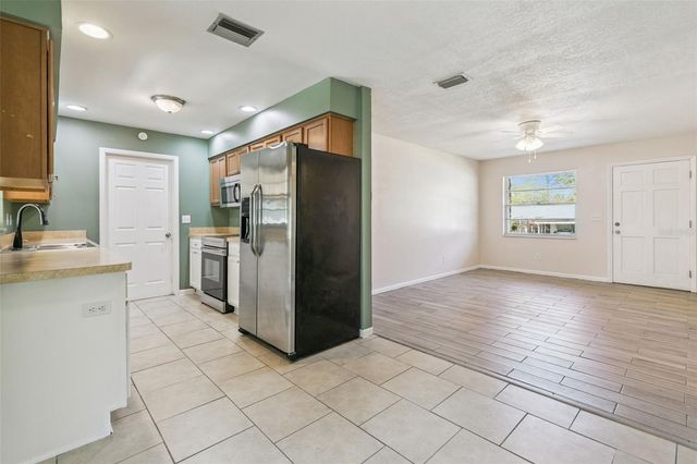 111 AMIGOS ROAD, Debary, FL 32713