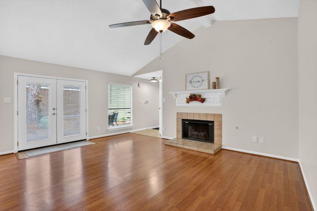 30 Camberwell Court, The Woodlands, TX 77380