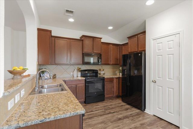 300 Nueces River TRL, Hutto, TX 78634