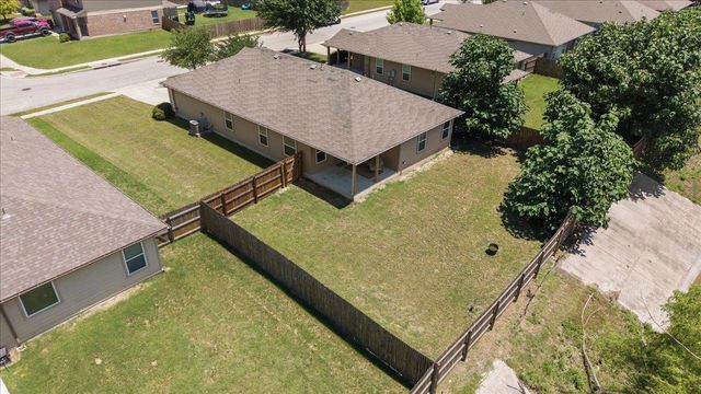 300 Nueces River TRL, Hutto, TX 78634