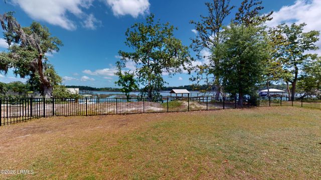 1270 Windswept Oak Lane, Beaufort, SC 29902
