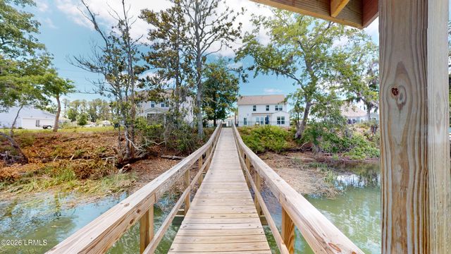 1270 Windswept Oak Lane, Beaufort, SC 29902