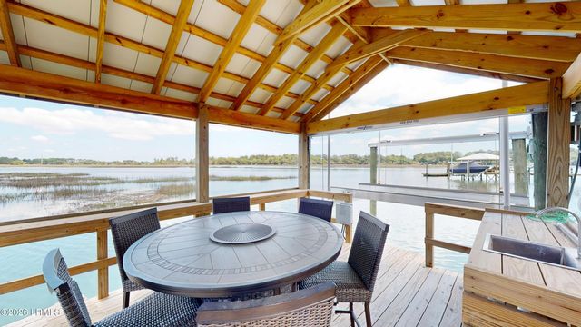 1270 Windswept Oak Lane, Beaufort, SC 29902