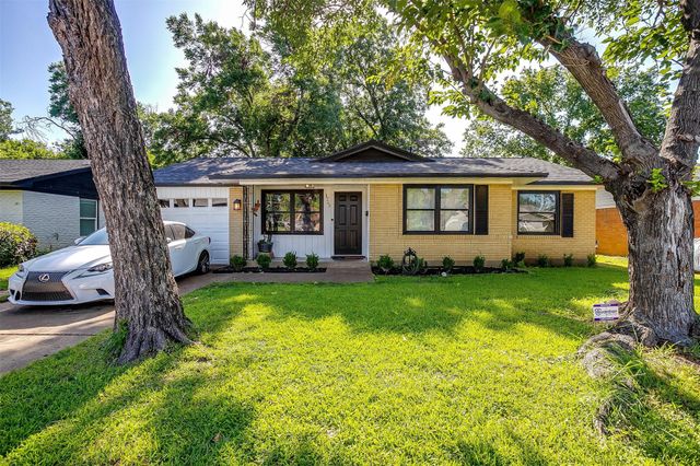 1725 Emerald Street, Grand Prairie, TX 75051
