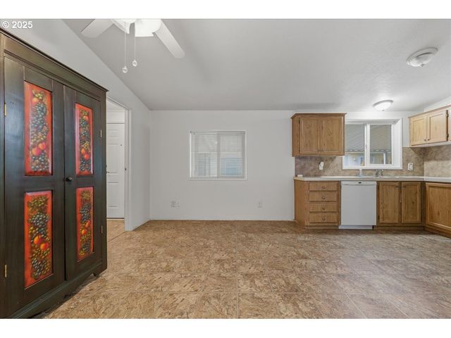 51540 Se WESTLAKE Dr 56, Scappoose, OR 97056