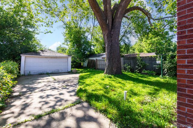 9572 Beaverland, Detroit, MI 48239