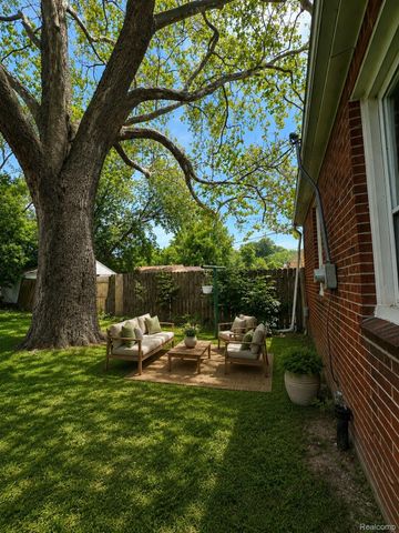 9572 Beaverland, Detroit, MI 48239