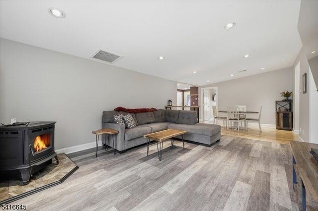 20 Summerfield Rd, White Twp., NJ 07823