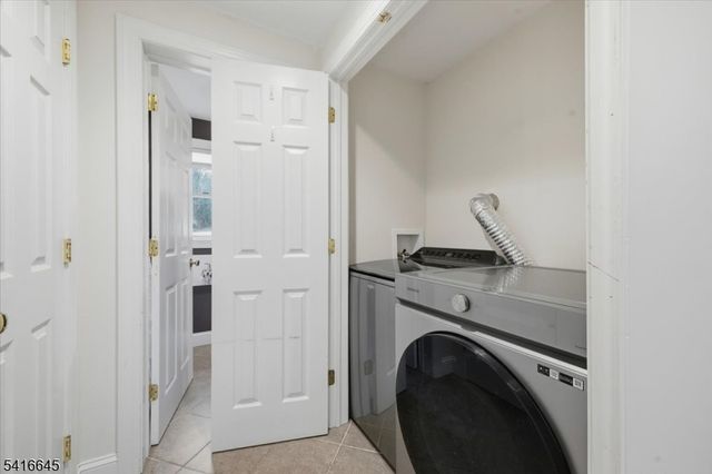 20 Summerfield Rd, White Twp., NJ 07823