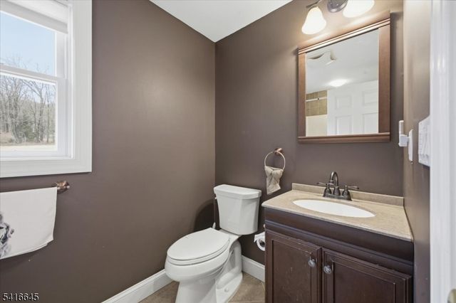 20 Summerfield Rd, White Twp., NJ 07823