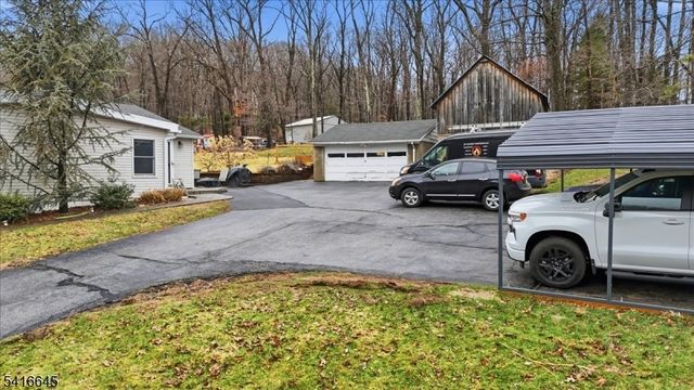 20 Summerfield Rd, White Twp., NJ 07823