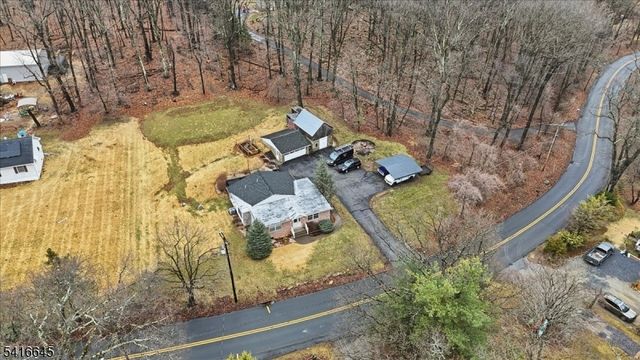 20 Summerfield Rd, White Twp., NJ 07823