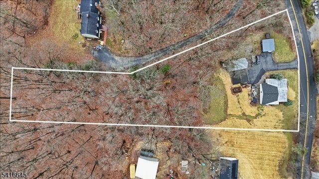 20 Summerfield Rd, White Twp., NJ 07823