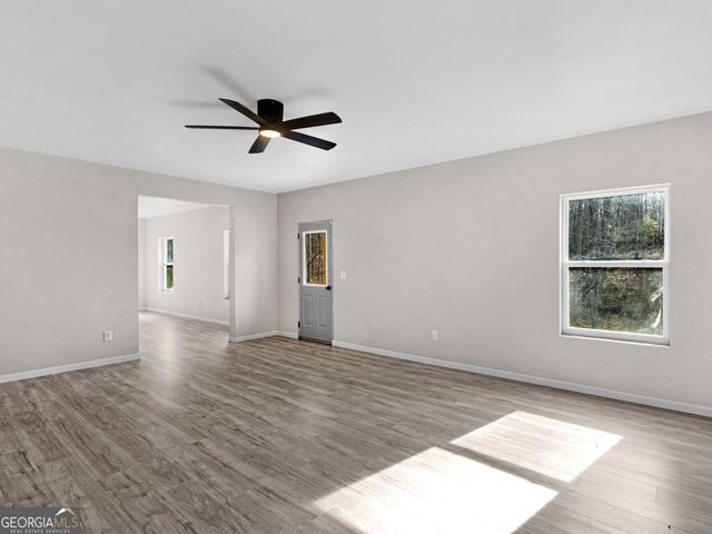 24 Deer Creek Court, Moreland, GA 30259