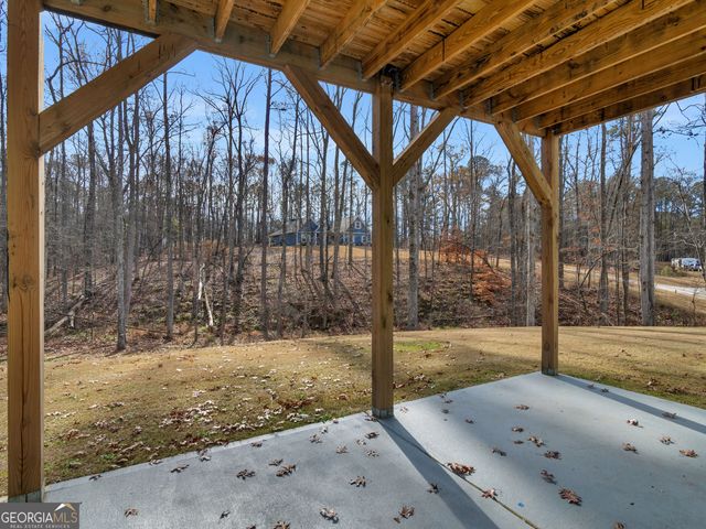 24 Deer Creek Court, Moreland, GA 30259