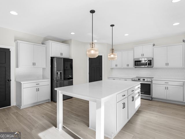 24 Deer Creek Court, Moreland, GA 30259