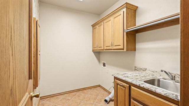 1212 N Clear Springs Road, Mustang, OK 73064