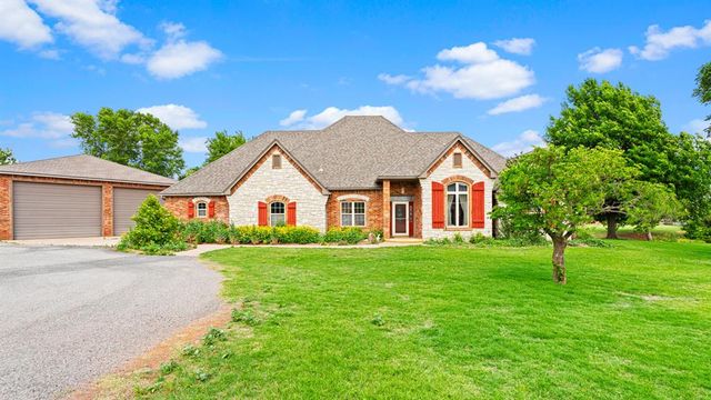 1212 N Clear Springs Road, Mustang, OK 73064