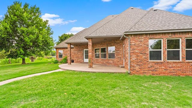 1212 N Clear Springs Road, Mustang, OK 73064