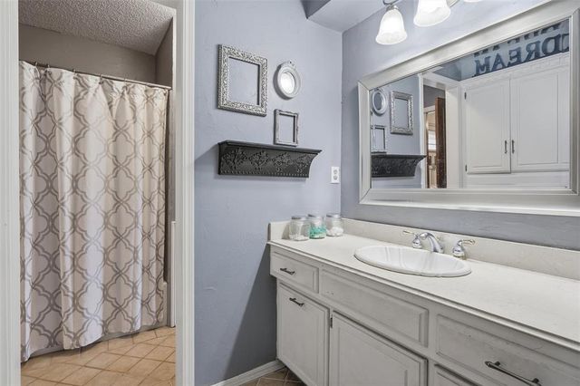 8232 NW 99th Street, Oklahoma City, OK 73162