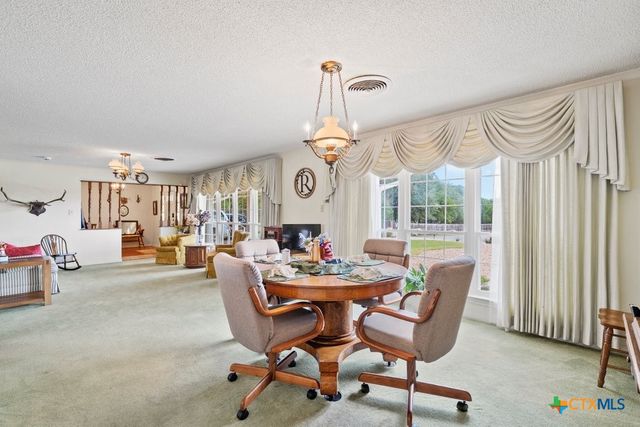 699 Floral Avenue, New Braunfels, TX 78130