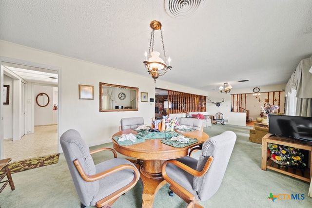 699 Floral Avenue, New Braunfels, TX 78130