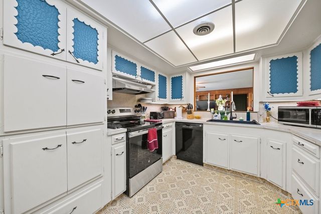 699 Floral Avenue, New Braunfels, TX 78130
