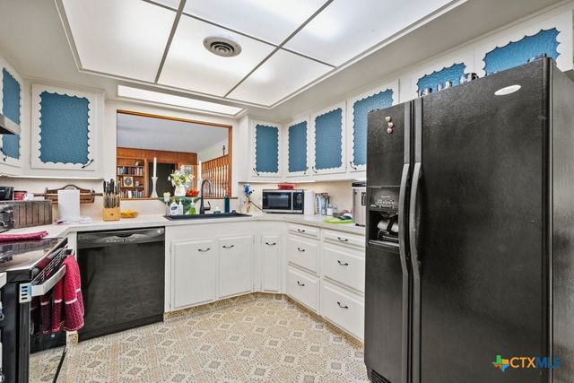 699 Floral Avenue, New Braunfels, TX 78130