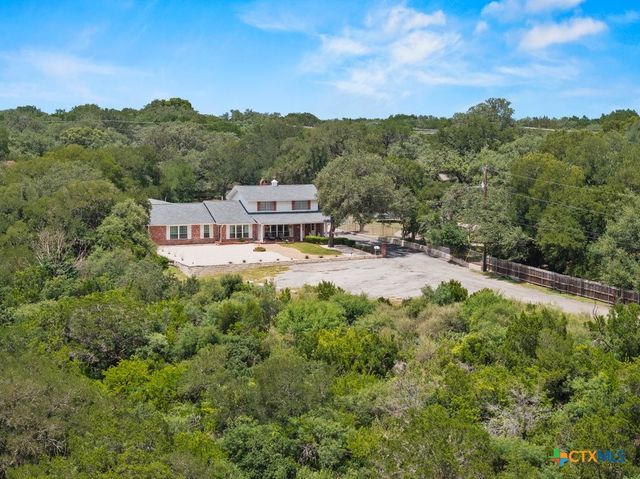 699 Floral Avenue, New Braunfels, TX 78130