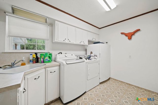 699 Floral Avenue, New Braunfels, TX 78130