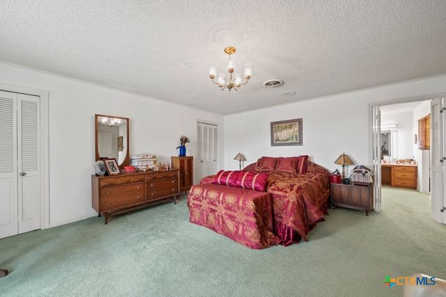 699 Floral Avenue, New Braunfels, TX 78130