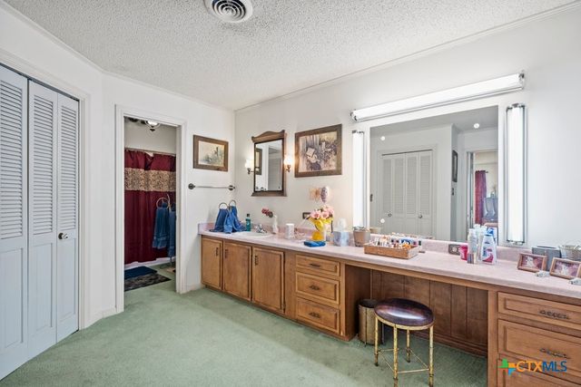 699 Floral Avenue, New Braunfels, TX 78130