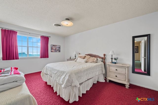 699 Floral Avenue, New Braunfels, TX 78130