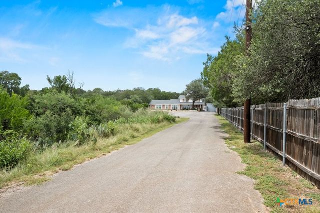 699 Floral Avenue, New Braunfels, TX 78130