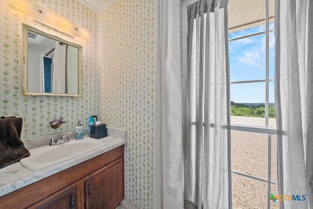 699 Floral Avenue, New Braunfels, TX 78130