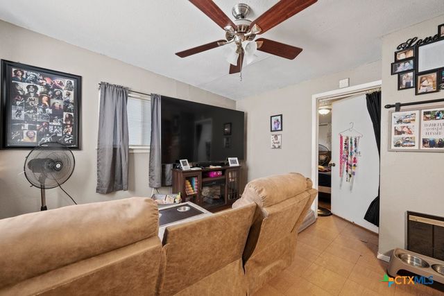 699 Floral Avenue, New Braunfels, TX 78130