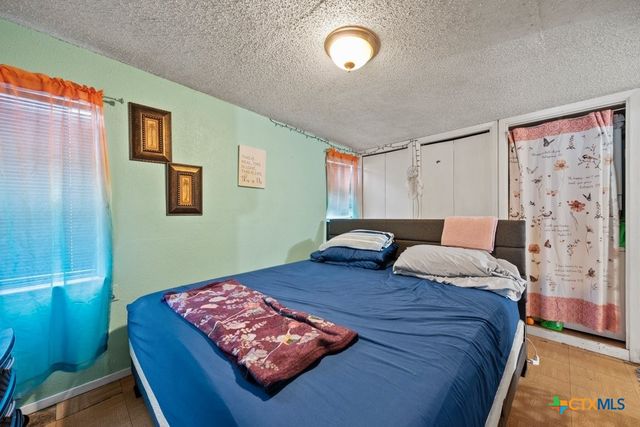 699 Floral Avenue, New Braunfels, TX 78130