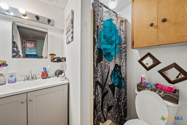 699 Floral Avenue, New Braunfels, TX 78130