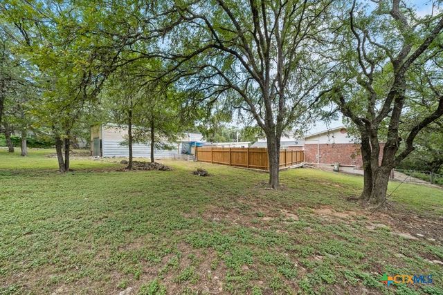 699 Floral Avenue, New Braunfels, TX 78130