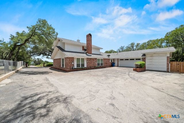 699 Floral Avenue, New Braunfels, TX 78130