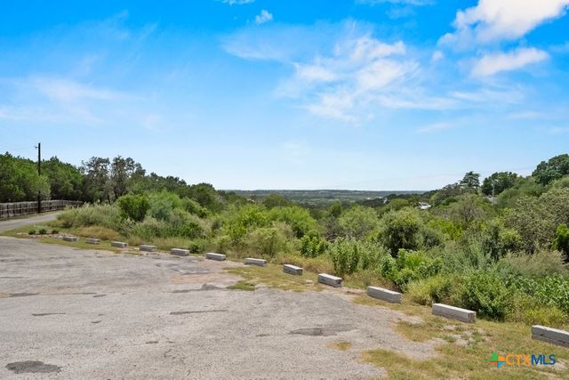 699 Floral Avenue, New Braunfels, TX 78130