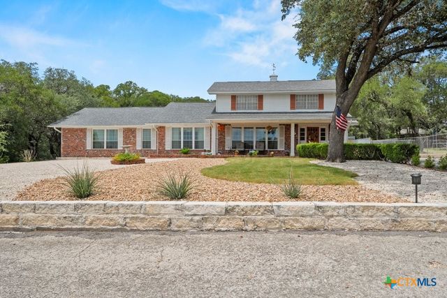 699 Floral Avenue, New Braunfels, TX 78130