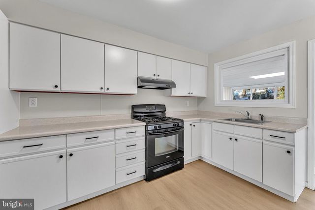 107 CHAPEL AVE E, Cherry Hill, NJ 08034