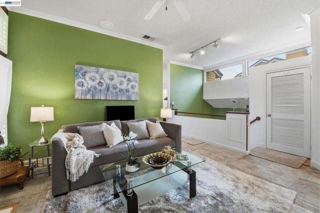 5246 Tacoma Cmn, Fremont, CA 94555