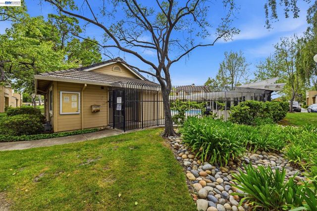 5246 Tacoma Cmn, Fremont, CA 94555