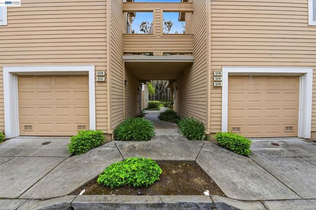 5246 Tacoma Cmn, Fremont, CA 94555